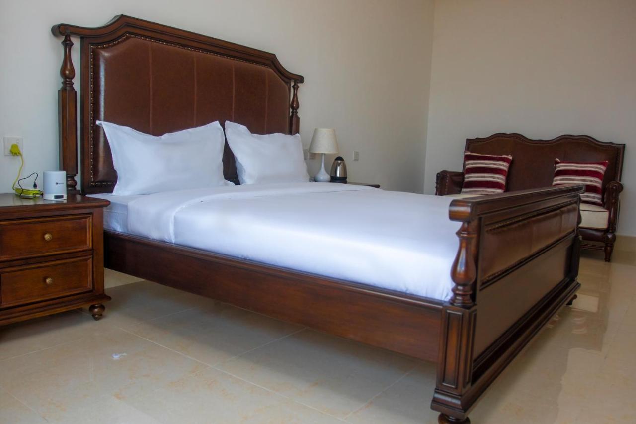 Lark Hotel Dar es Salaam Exteriér fotografie