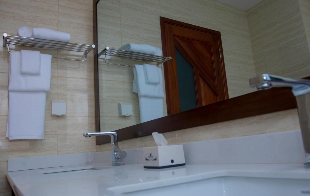 Lark Hotel Dar es Salaam Exteriér fotografie