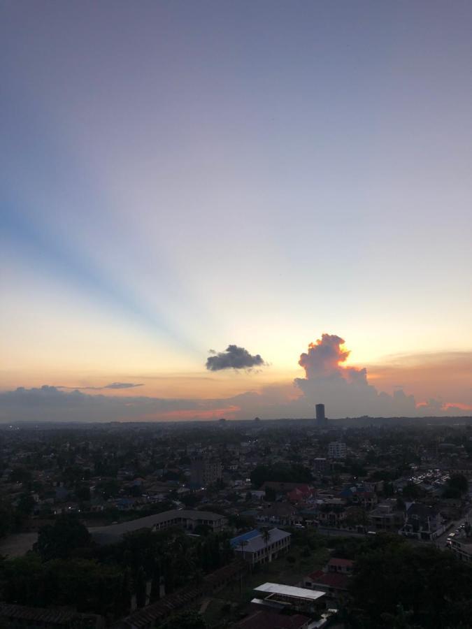 Lark Hotel Dar es Salaam Exteriér fotografie